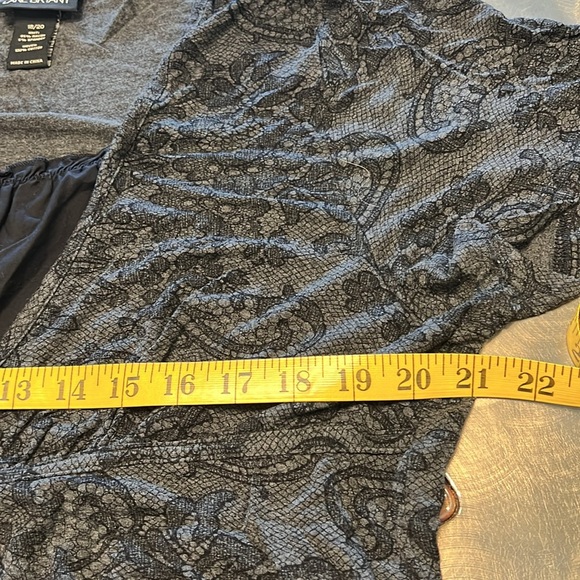 Lane Bryant top decorative T-shirt with a lace embroidery pattern. - Picture 6 of 9